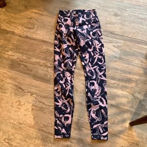 Lululemon Ladies Leggings - great condition